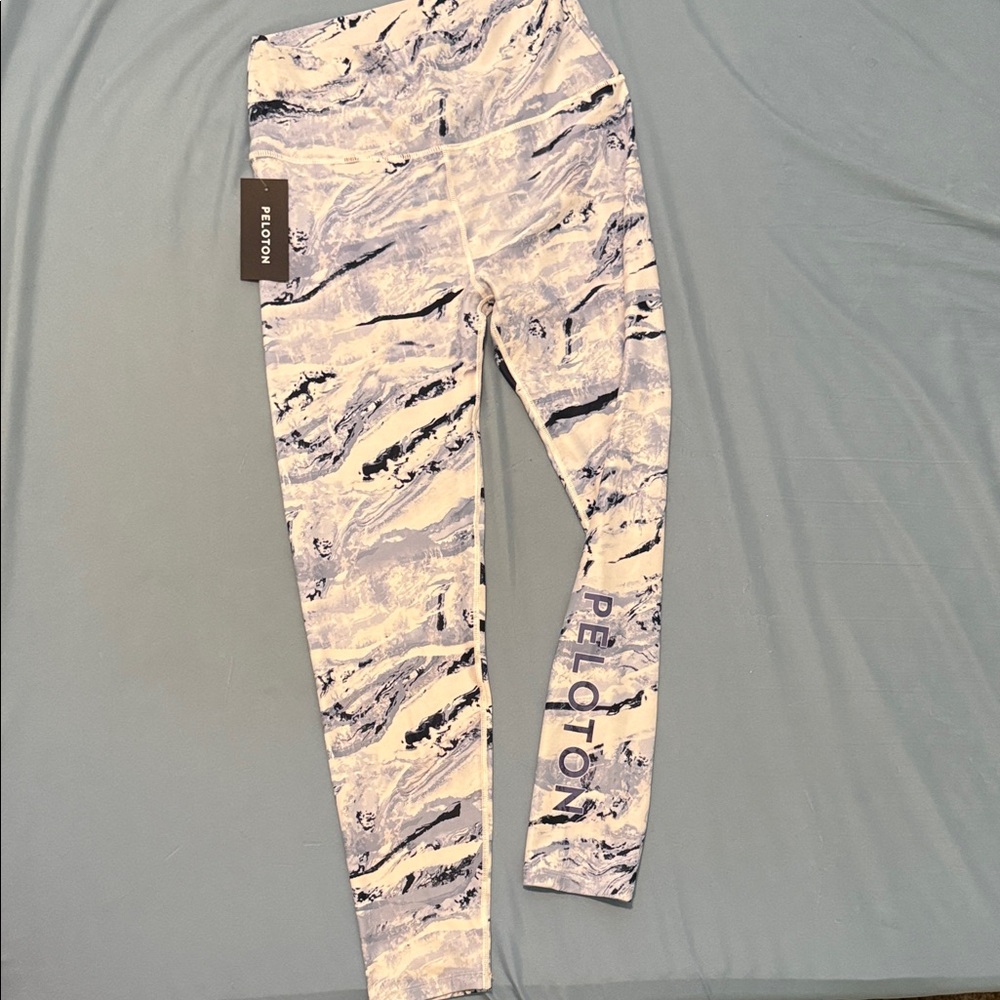 Peloton x WITH Leggings - Geode Navy and Cream Marble